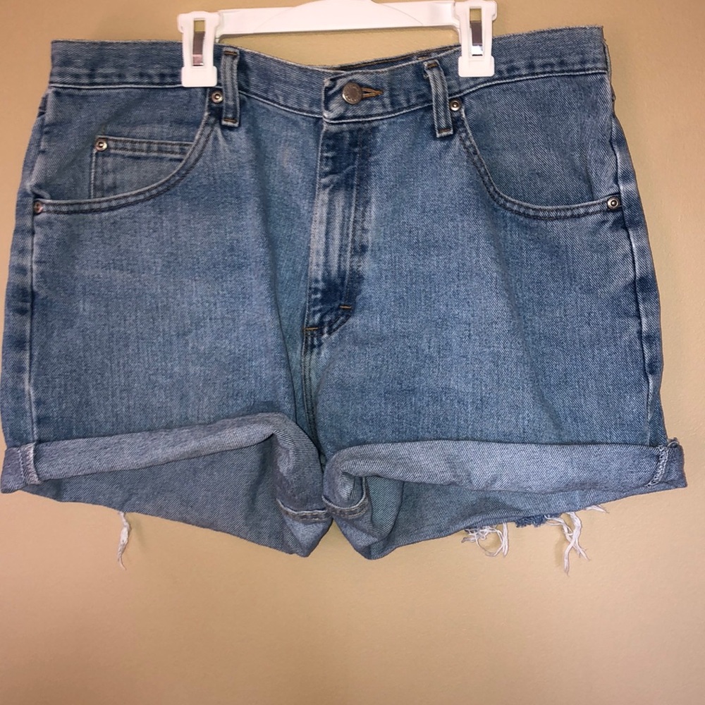 Wrangler High Waisted Shorts!